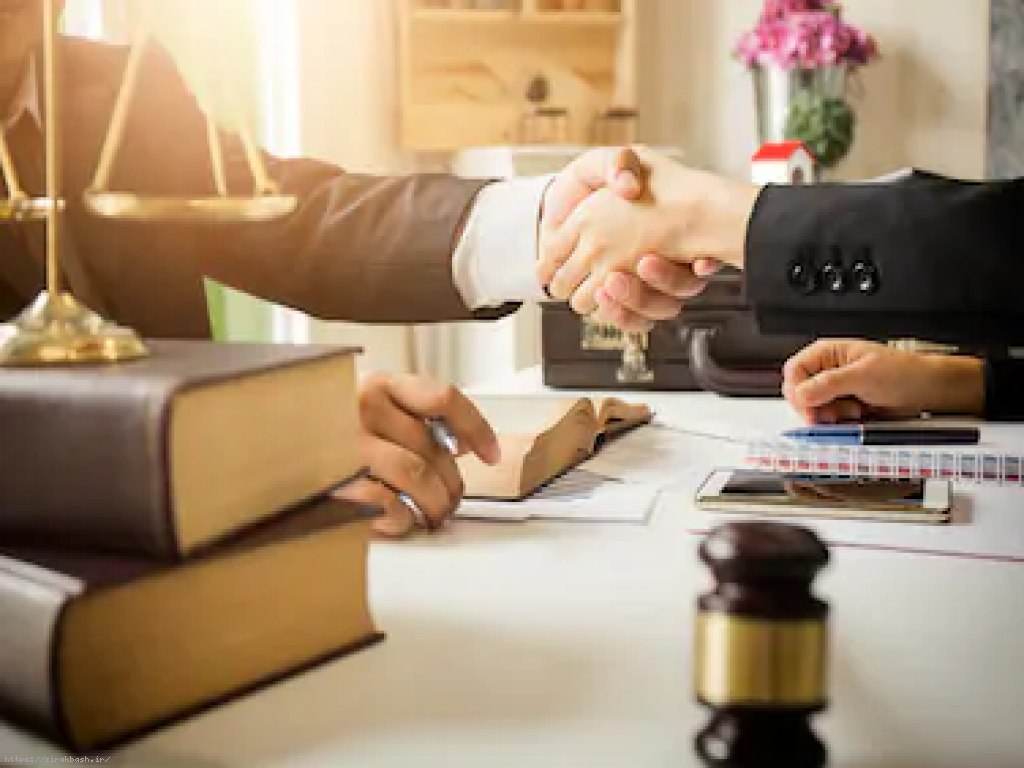 وکیل,وکالت,قاضی,دادگاه,دادگستری,حقوق